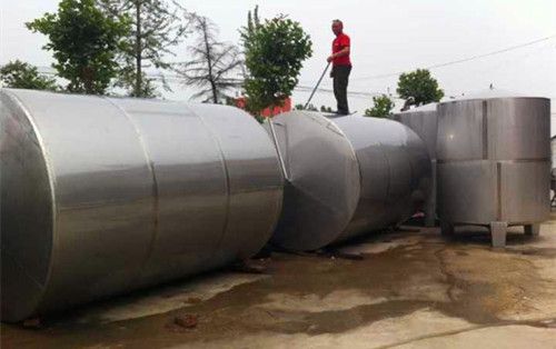 東營1噸不銹鋼葡萄酒立式儲存罐定做加工釀酒設備文軒